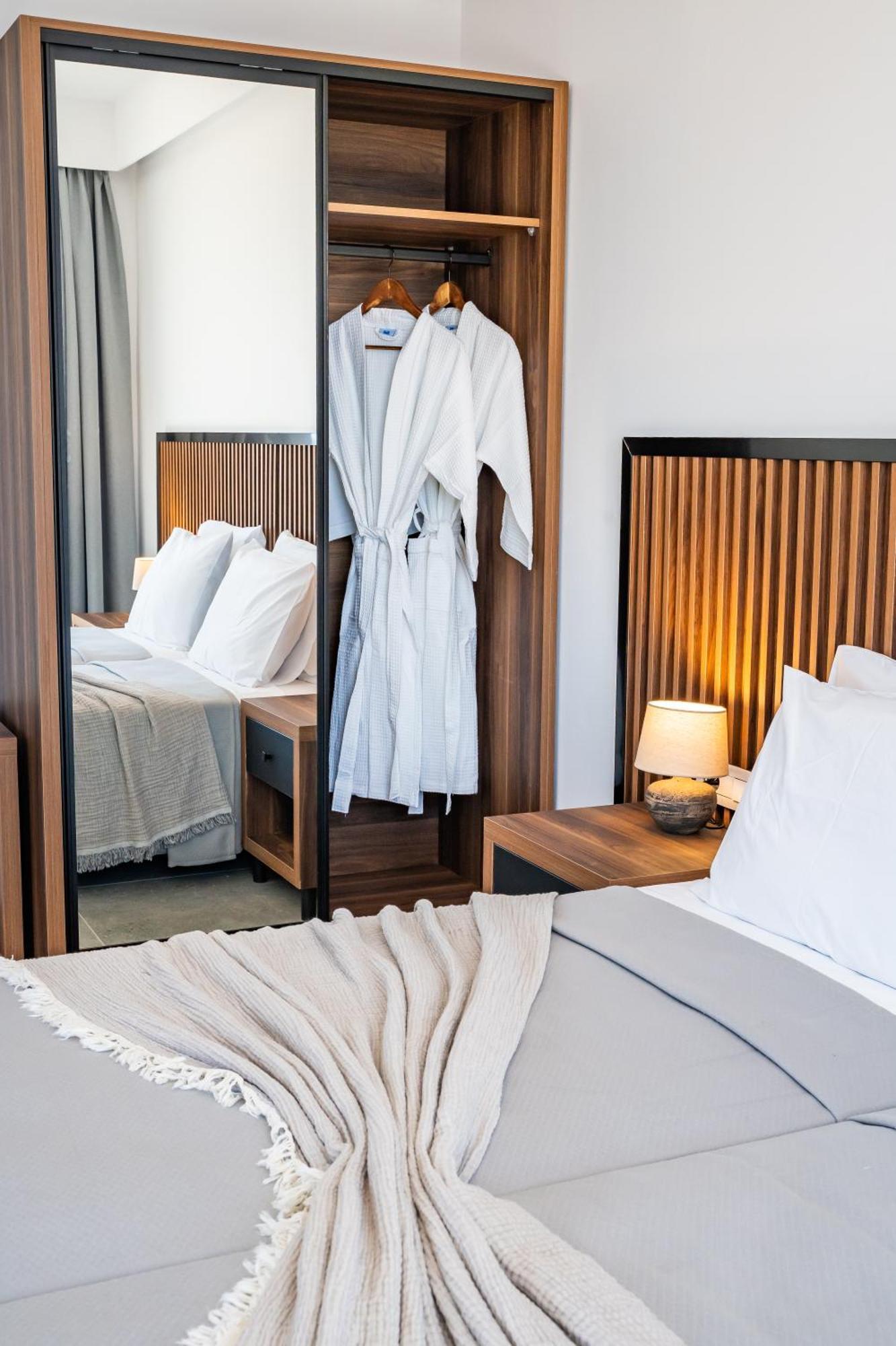 Apolis Beachscape Hotel Amoopi Exterior foto